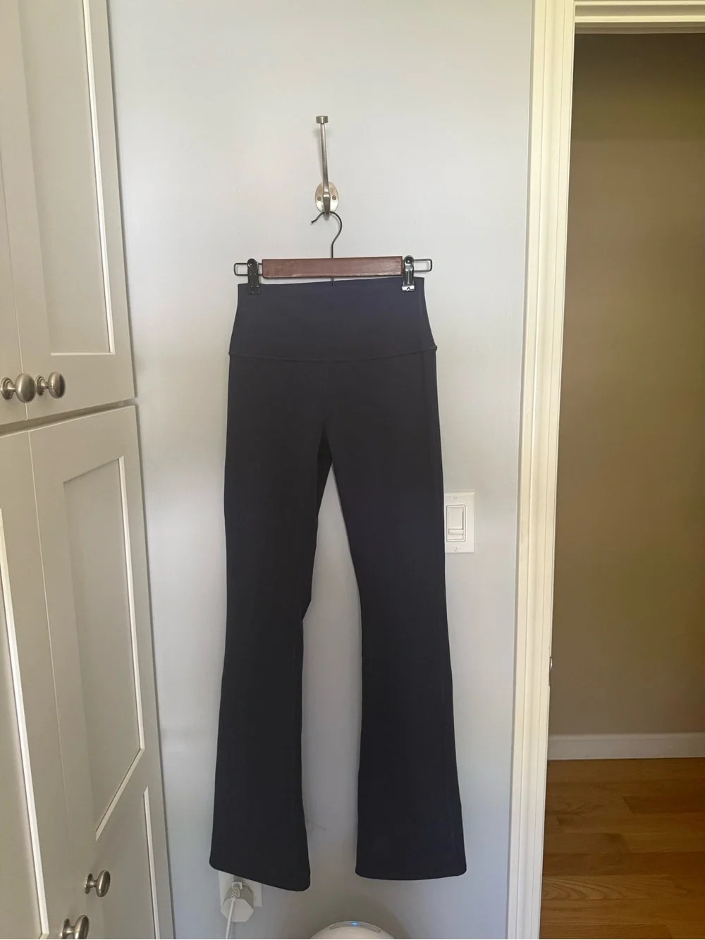 ALO Airbrush High-Waist Bootcut Legging Navy